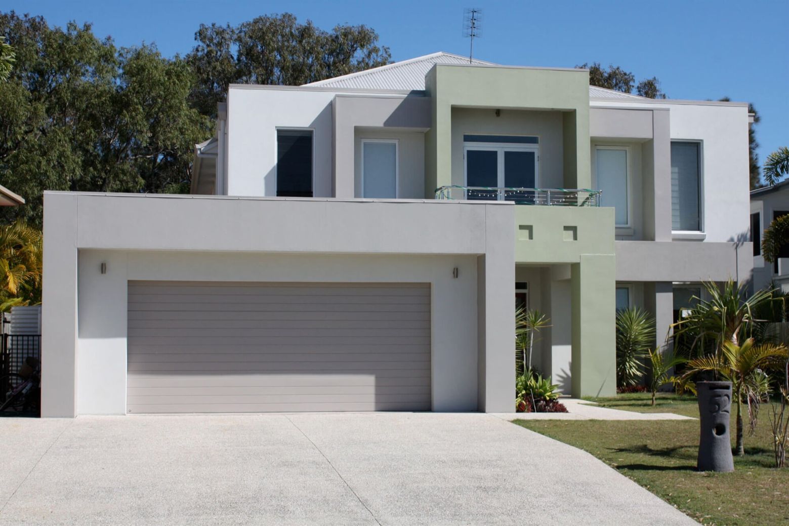 Modern House with Render — Rendering Contractor in Mount Mellum, QLD