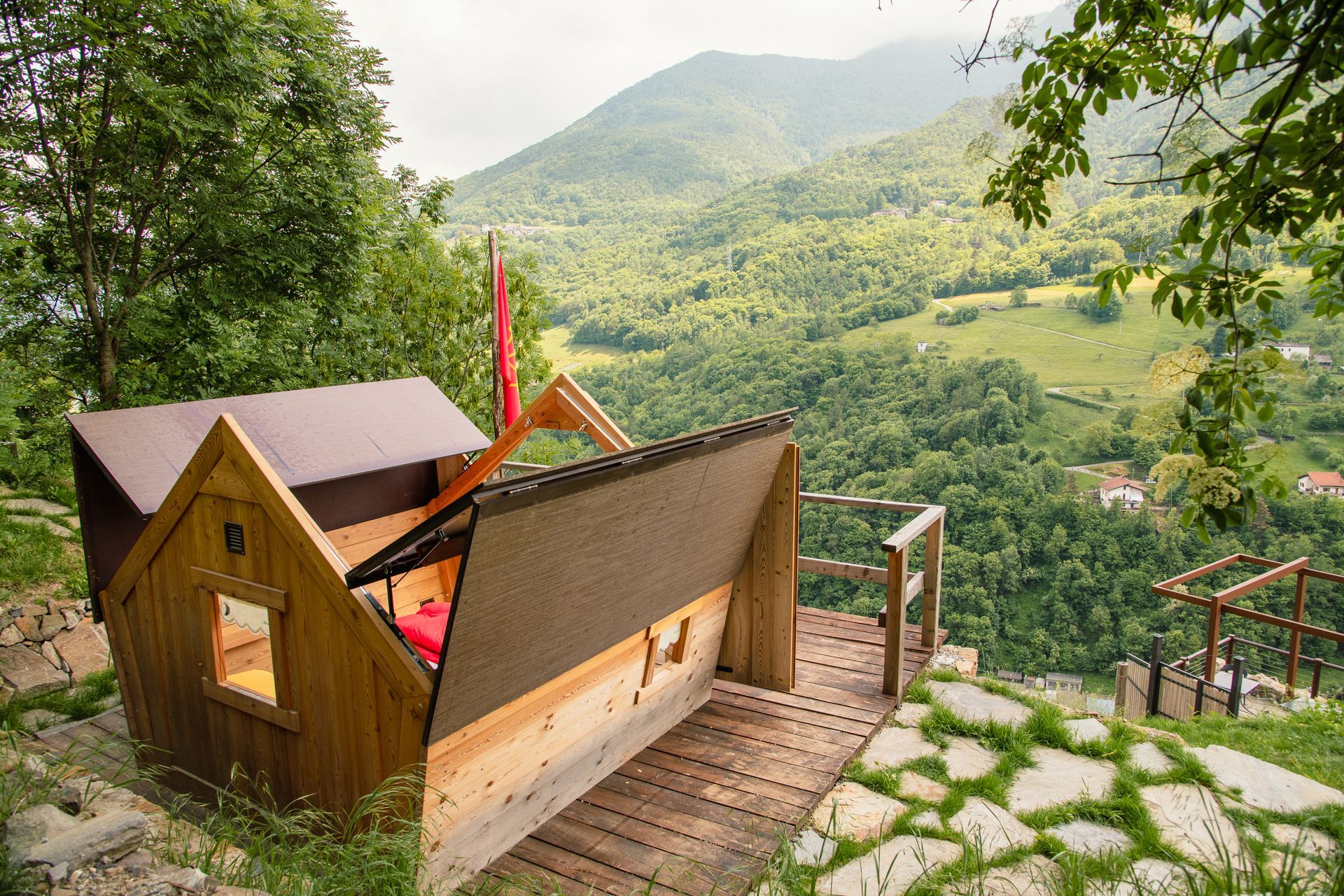 bungalow con tetto aperto