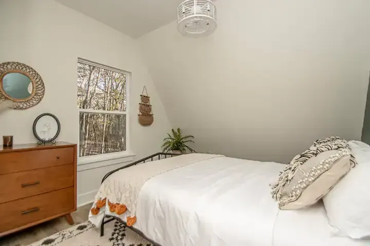 Dog Wood Tree Loft Rental