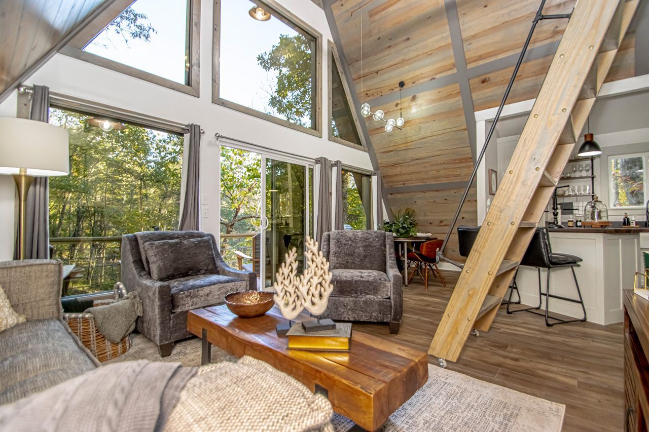 The Bridge House tree loft