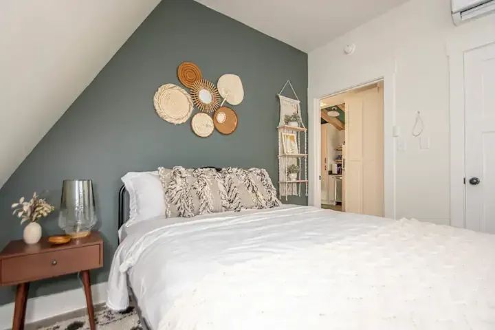 Dog Wood Tree Loft Rental