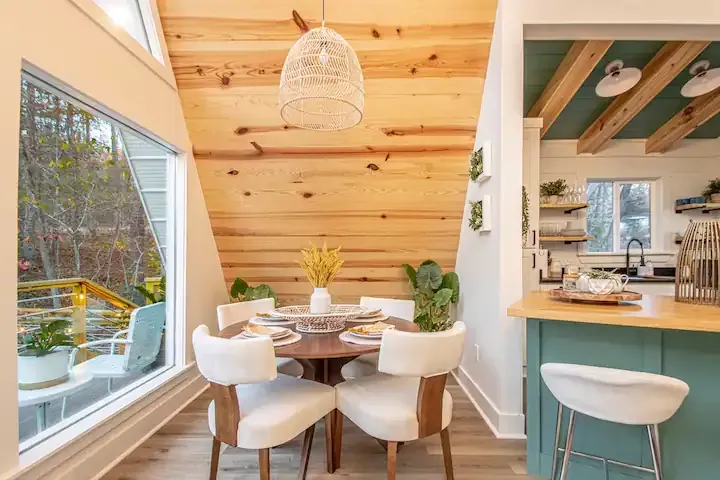 Dog Wood Tree Loft Rental