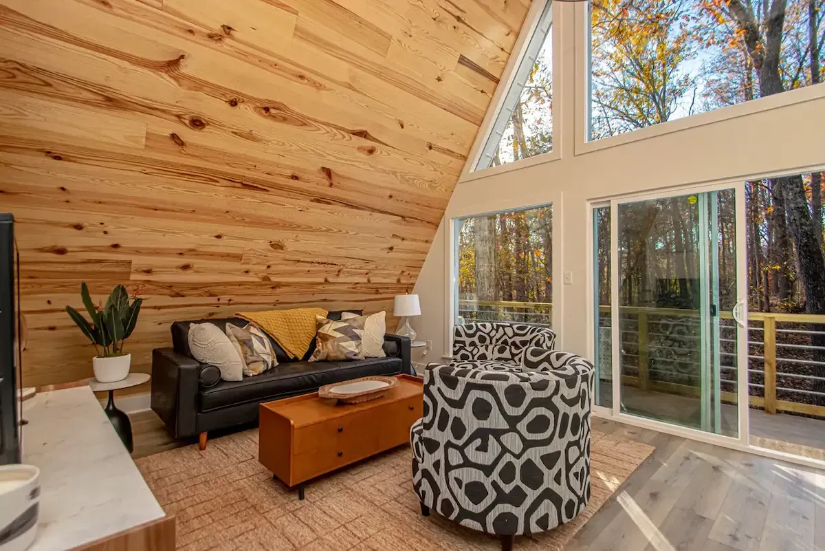 Dog Wood Tree Loft Rental