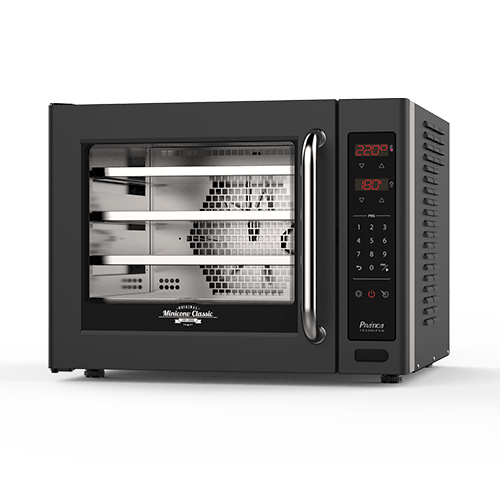 Un horno microondas negro con una pantalla digital sobre un fondo blanco.