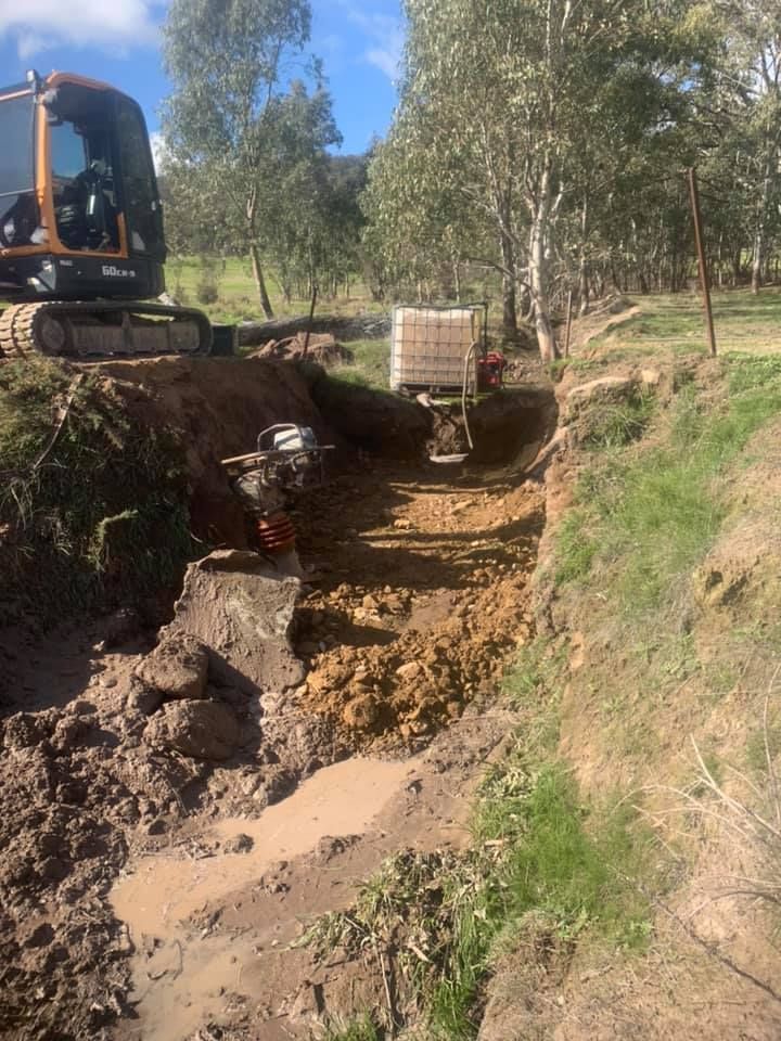 An Excavator and Compactor | Benalla, Vic | Darrel's Diggers