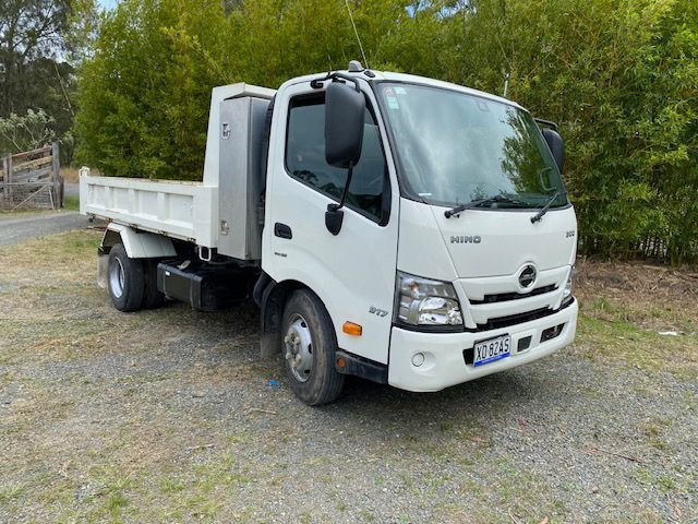 Side Left White Tripper Truck — Quality Excavation in Boomerang Beach, NSW