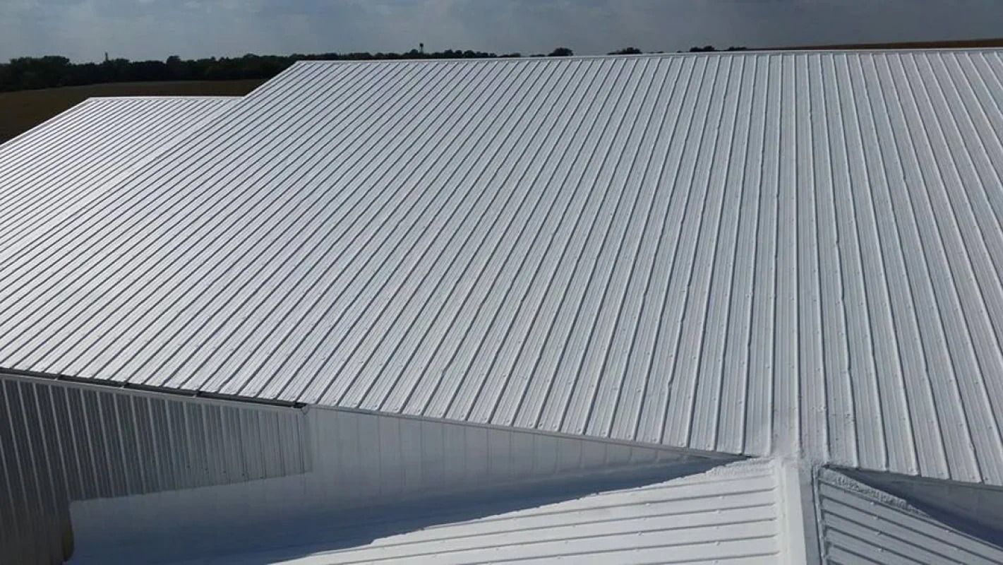 A white roof with a lot of lines on it.