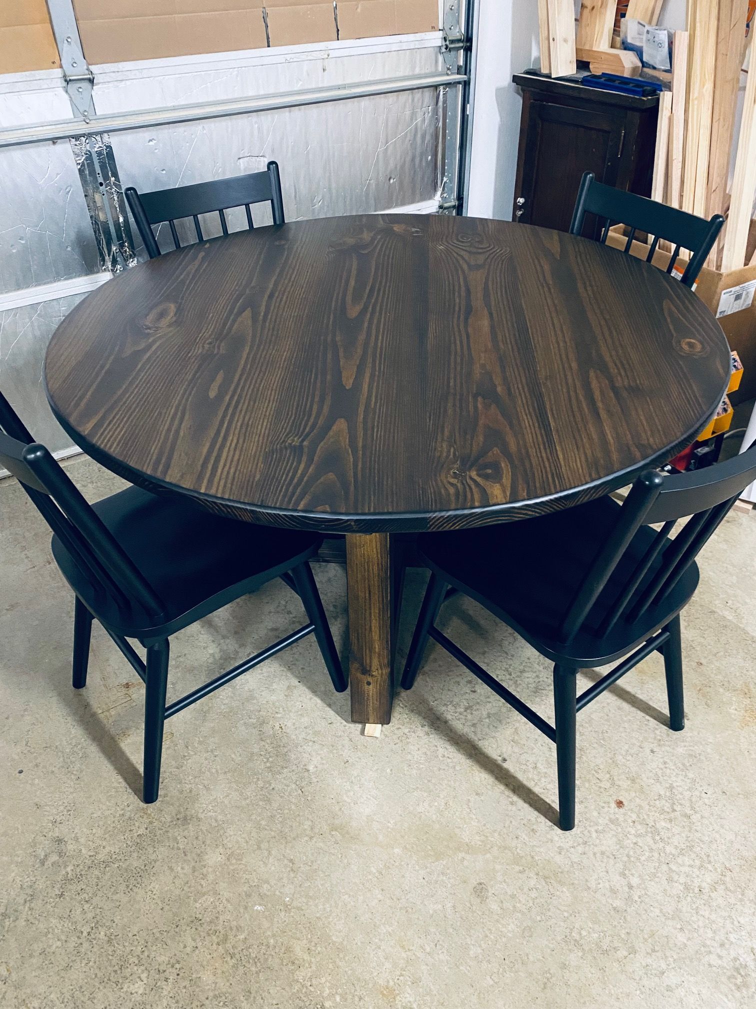 54in Round Jacobean Dining Table with 4 Square Back Chairs