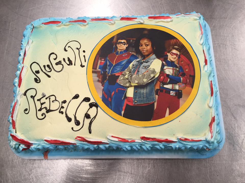 Torta decorata con glassa e foto