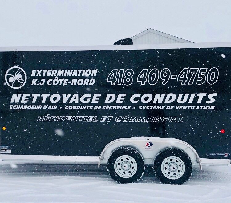 Une remorque portant le numéro 418 409-4750