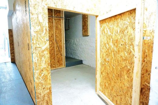 Grand mini entrepôt intérieur spacieux à Québec
