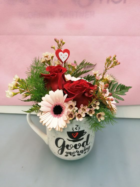 tazza-vaso con fiori