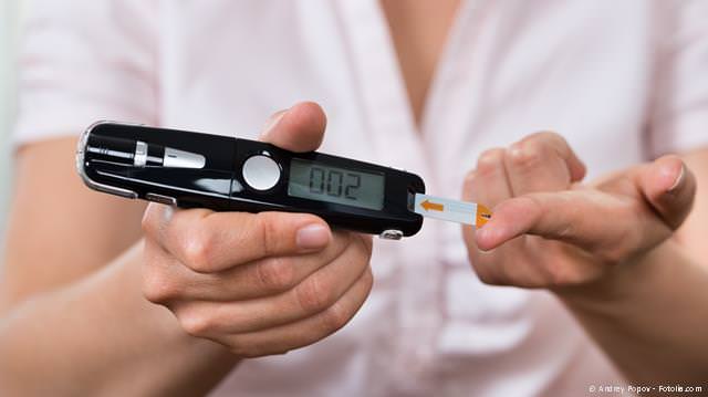 Blutzucker-Messung: Diabetes als Risikofaktor für Parodontitis