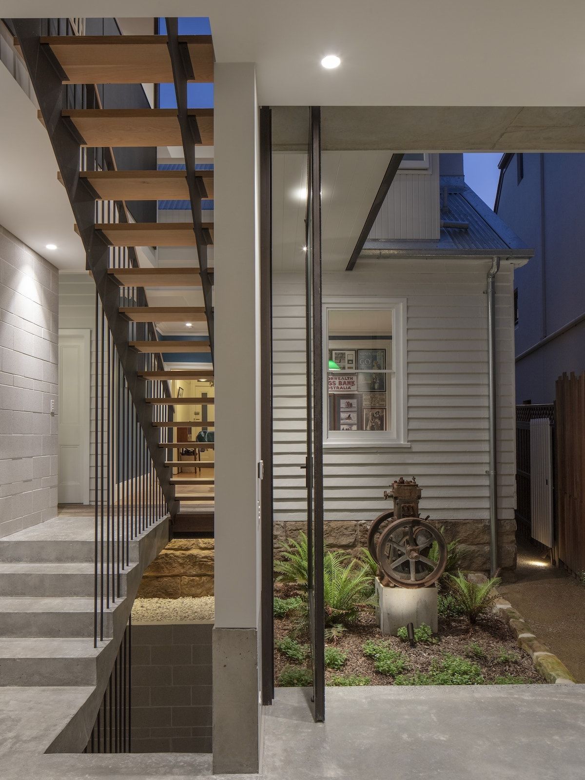Modern Staircase With Wooden Steps  — Burmah Constructions In Kangaroo Valley, NSW