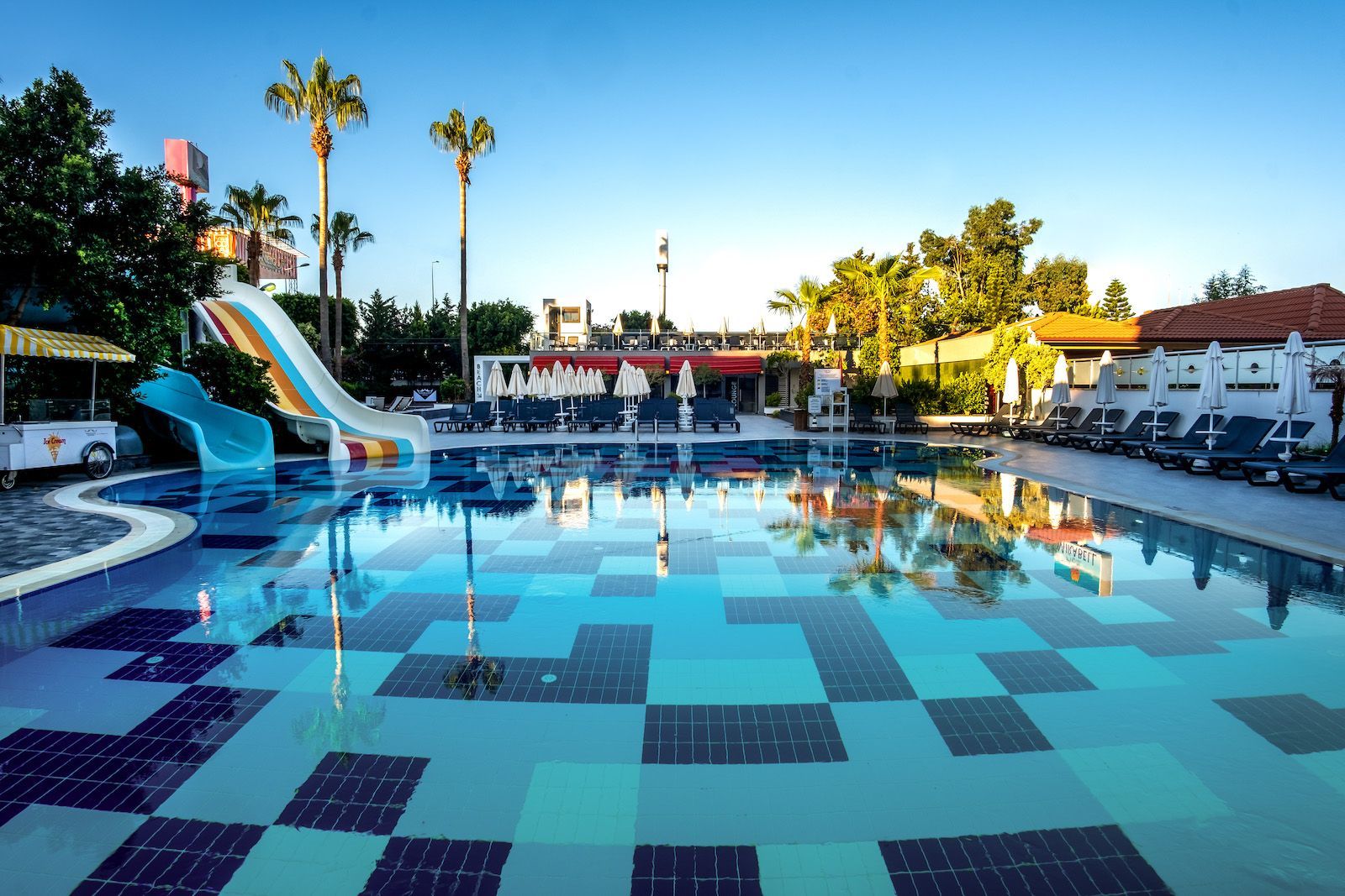 White City Beach Hotel