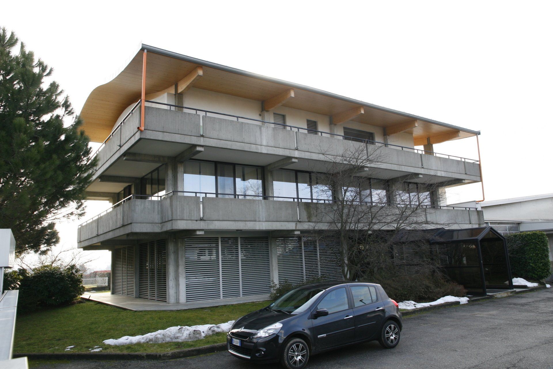 sottotetto in legno in condominio moderno