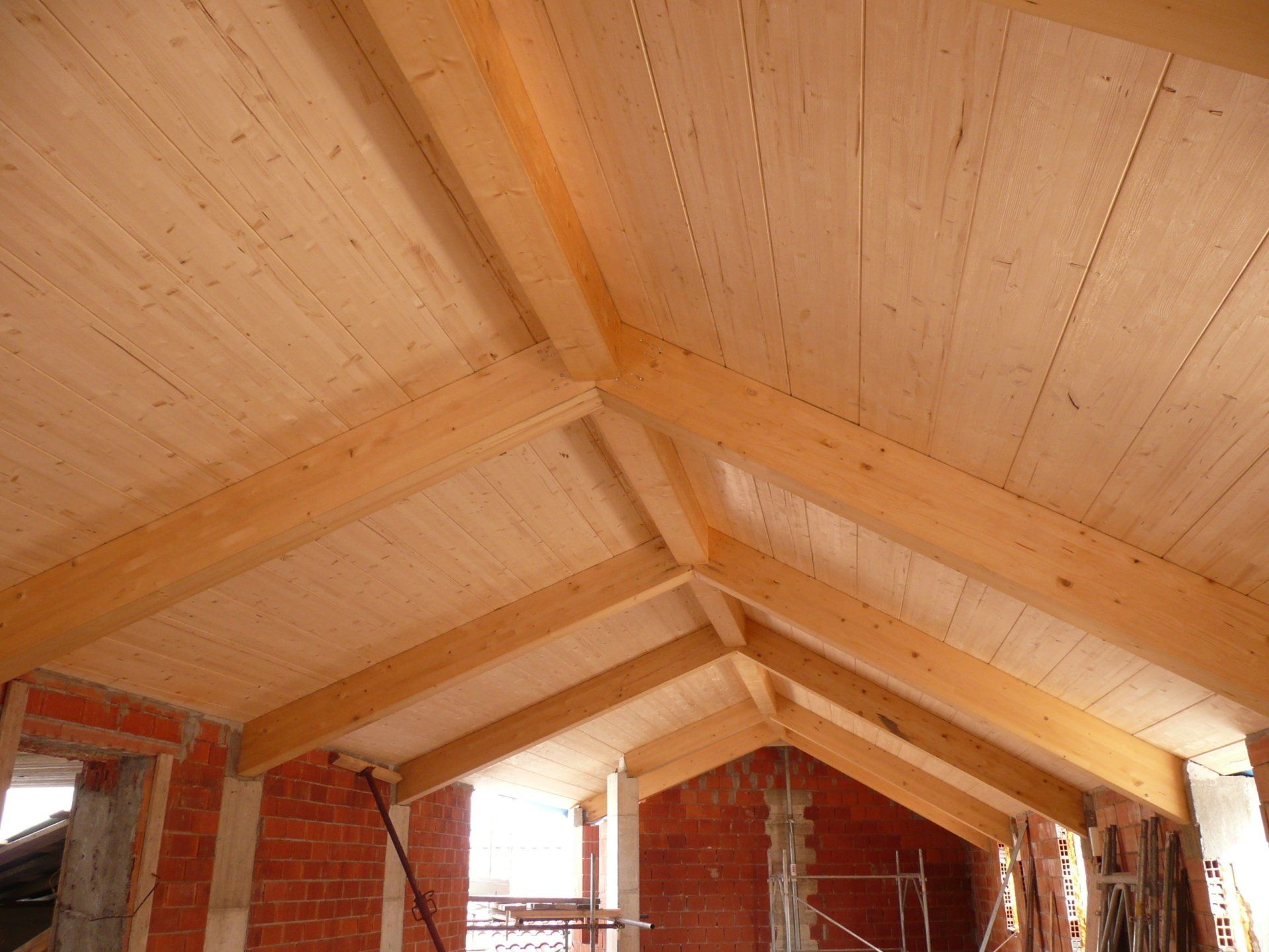 tetto in legno per casa privata