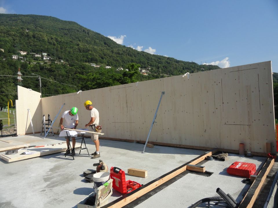 installazione parete in legno