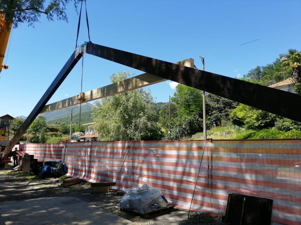 posa di assi per struttura in legno