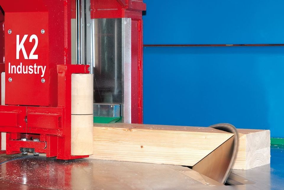 macchina segatrice per legno