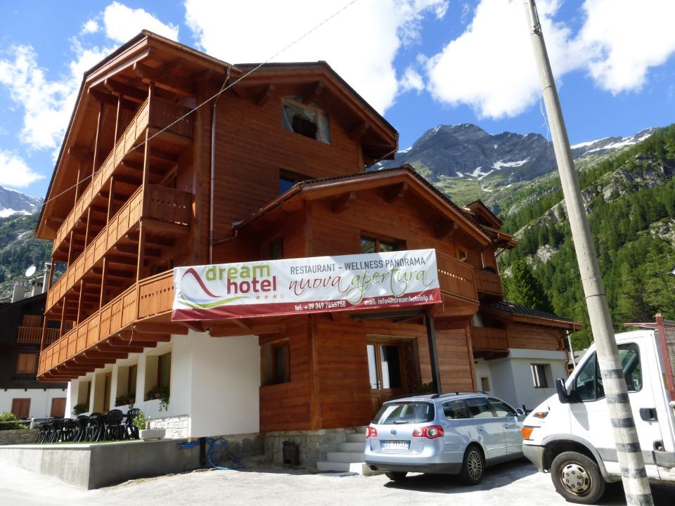 hotel in legno di nuova costruzione