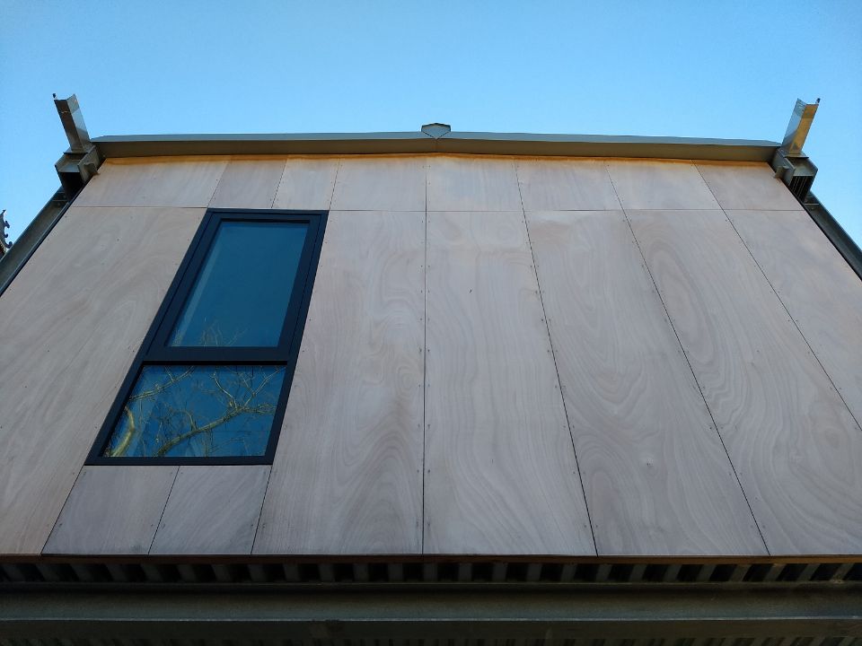 dettaglio di una parete esterna in legno