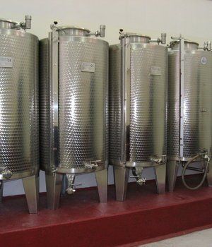 serbatoi di stoccaggio per industria alimentare uguali