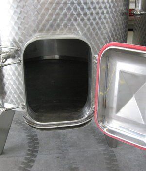 dettaglio di un serbatoio a scarico agevolato