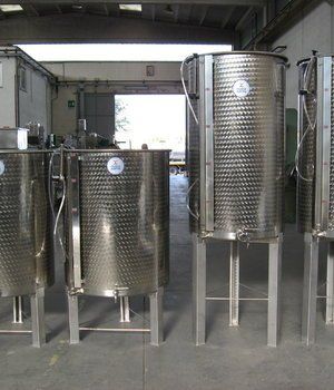 serbatoi di stoccaggio olio