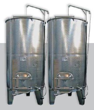 serbatoi di stoccaggio vino