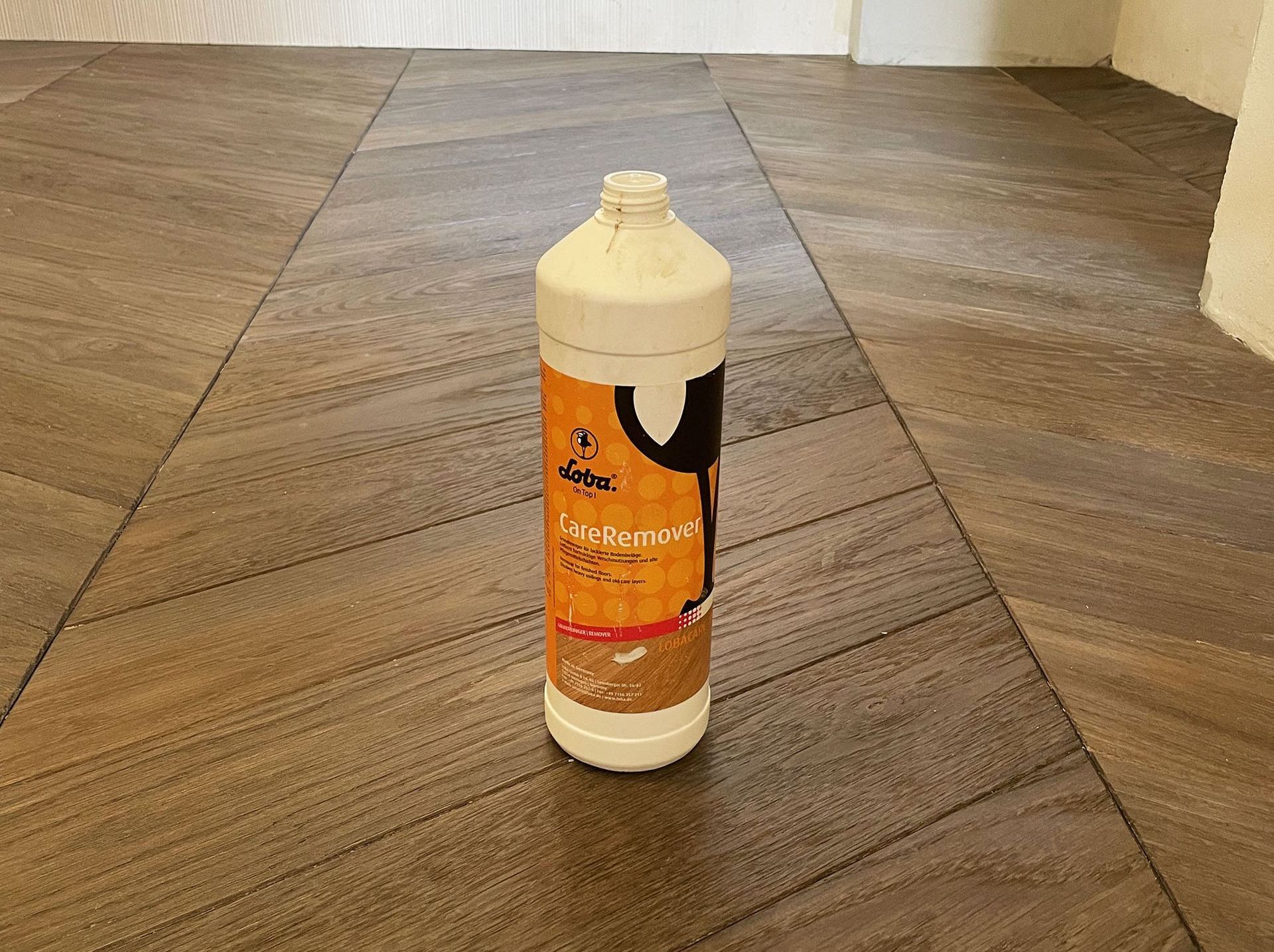 PRODOTTI PROFESSIONALI PER LA CURA E LA PULIZIA