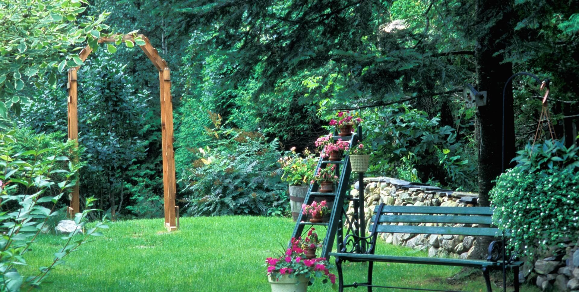 A garden you can relax and enjoy peace thanks to the trees, shrubs, and plants used for privacy