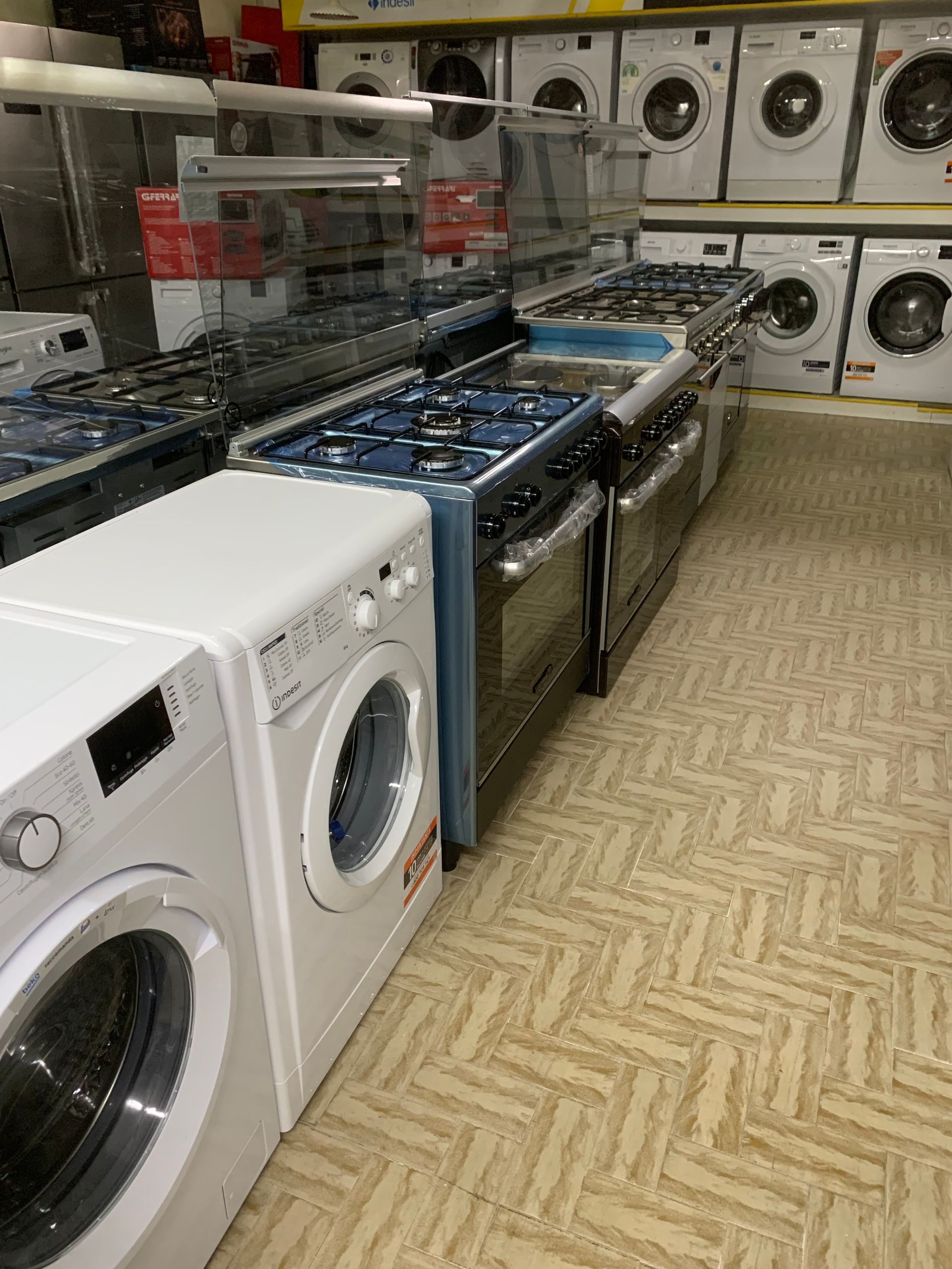 esposizione di lavatrici