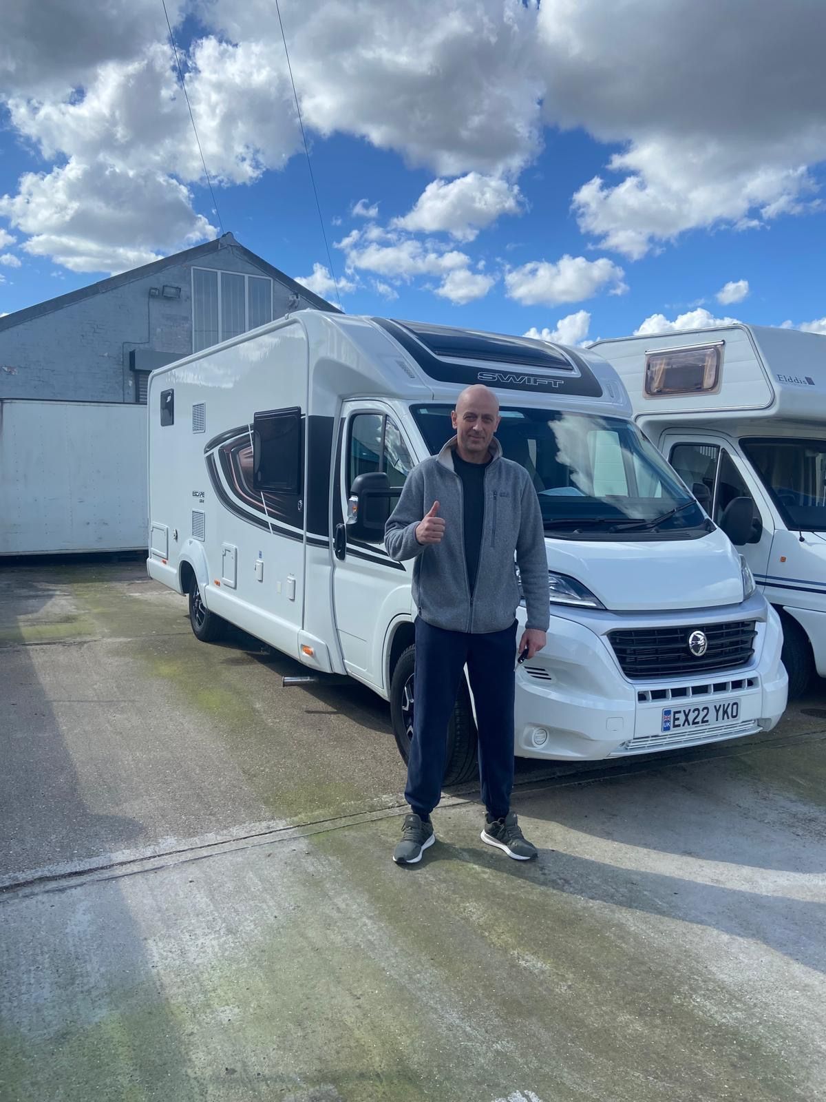 5 - 6 berth motorhome for hire - auto roller 746