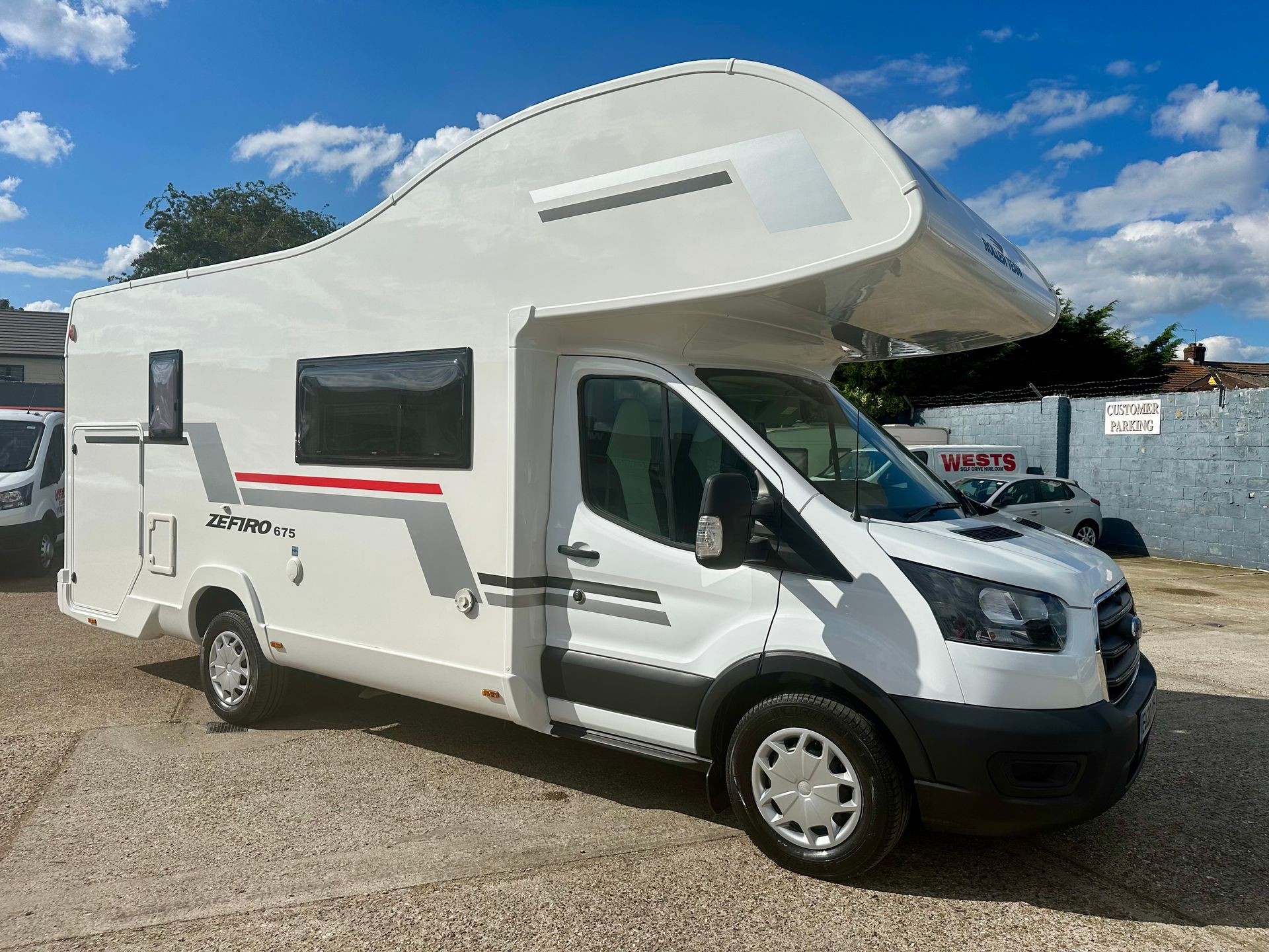 used second-hand motorhome for sale roller team zefiro 675 6 berth motor-home