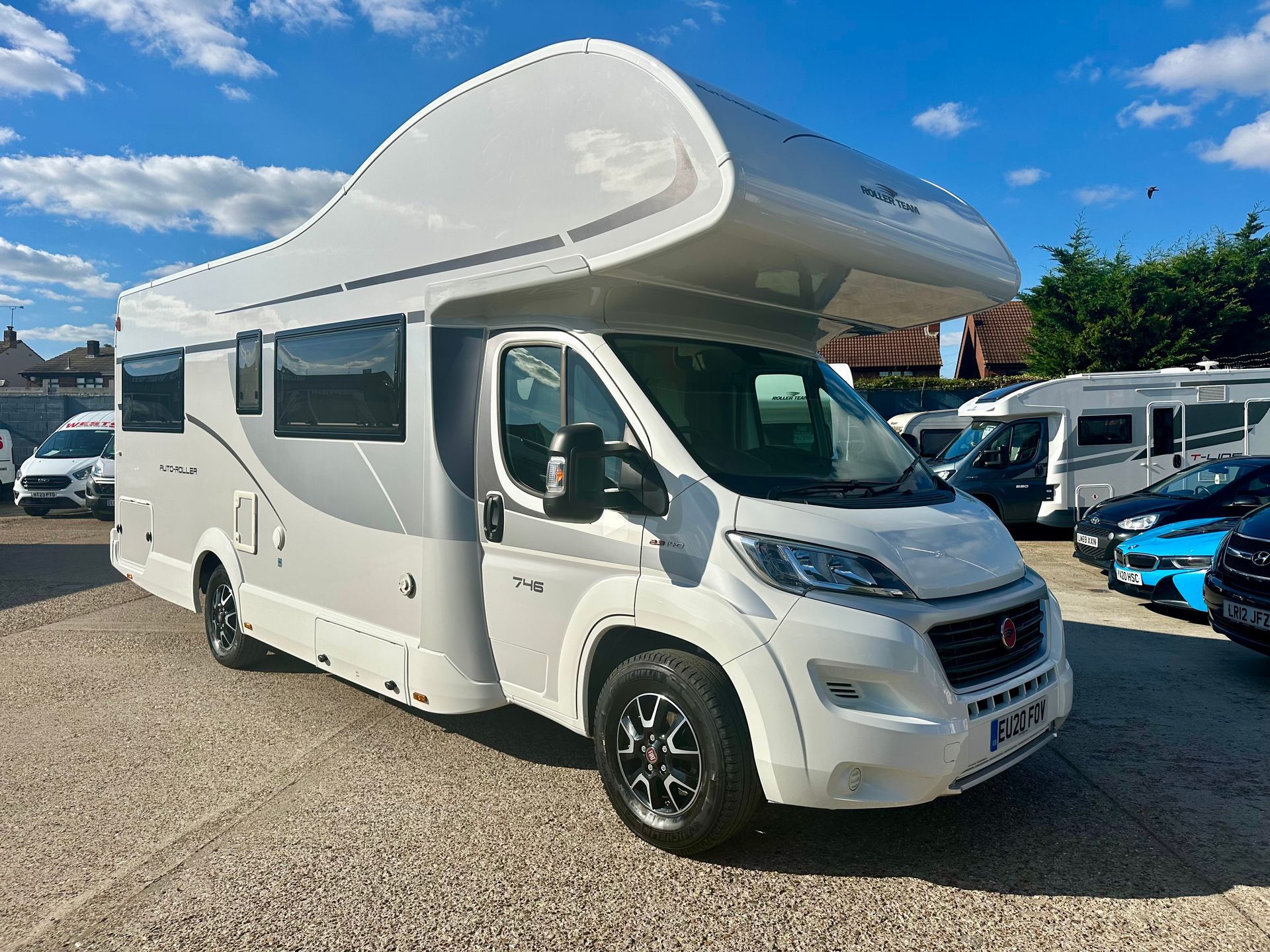 used second hand motorhome, 6 berth, 6 people in uk, london, essex, kent, 4, 5, berth, motor-home, automatic