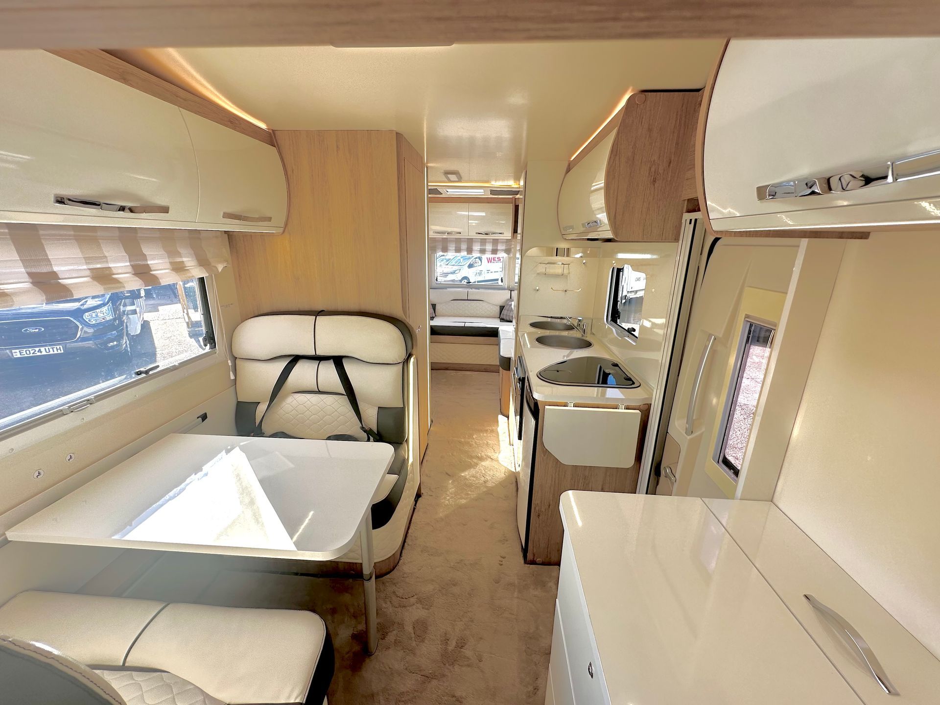 motor home rental - AR 746 - 6 berth motorhome hire