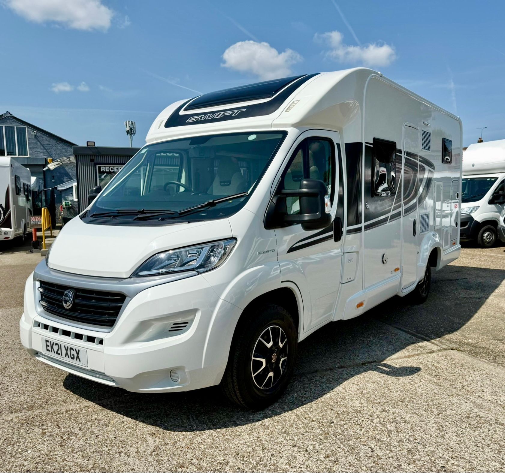 fiat swift escape 614 motorhome in an automatic transmission, 4 berth, outstanding condition