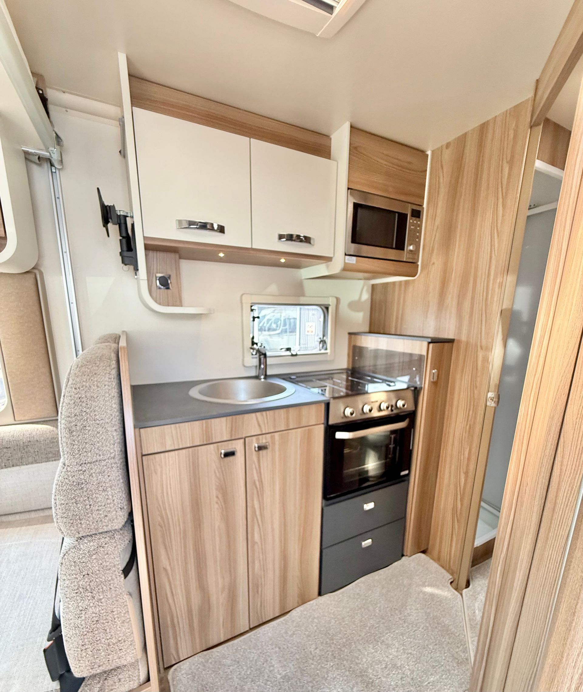 fiat swift escape 614 motorhome in an automatic transmission, 4 berth, outstanding condition