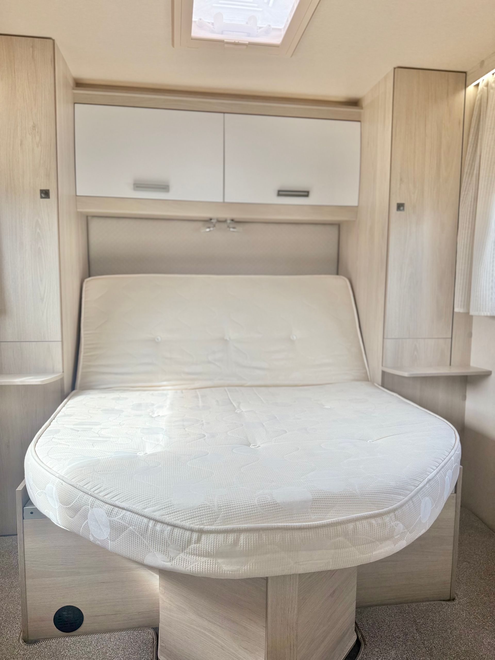 Autotrail Tribute F74 Motorhome for sale used second hand automatic motor-home for 4 people with 4 seatbelts