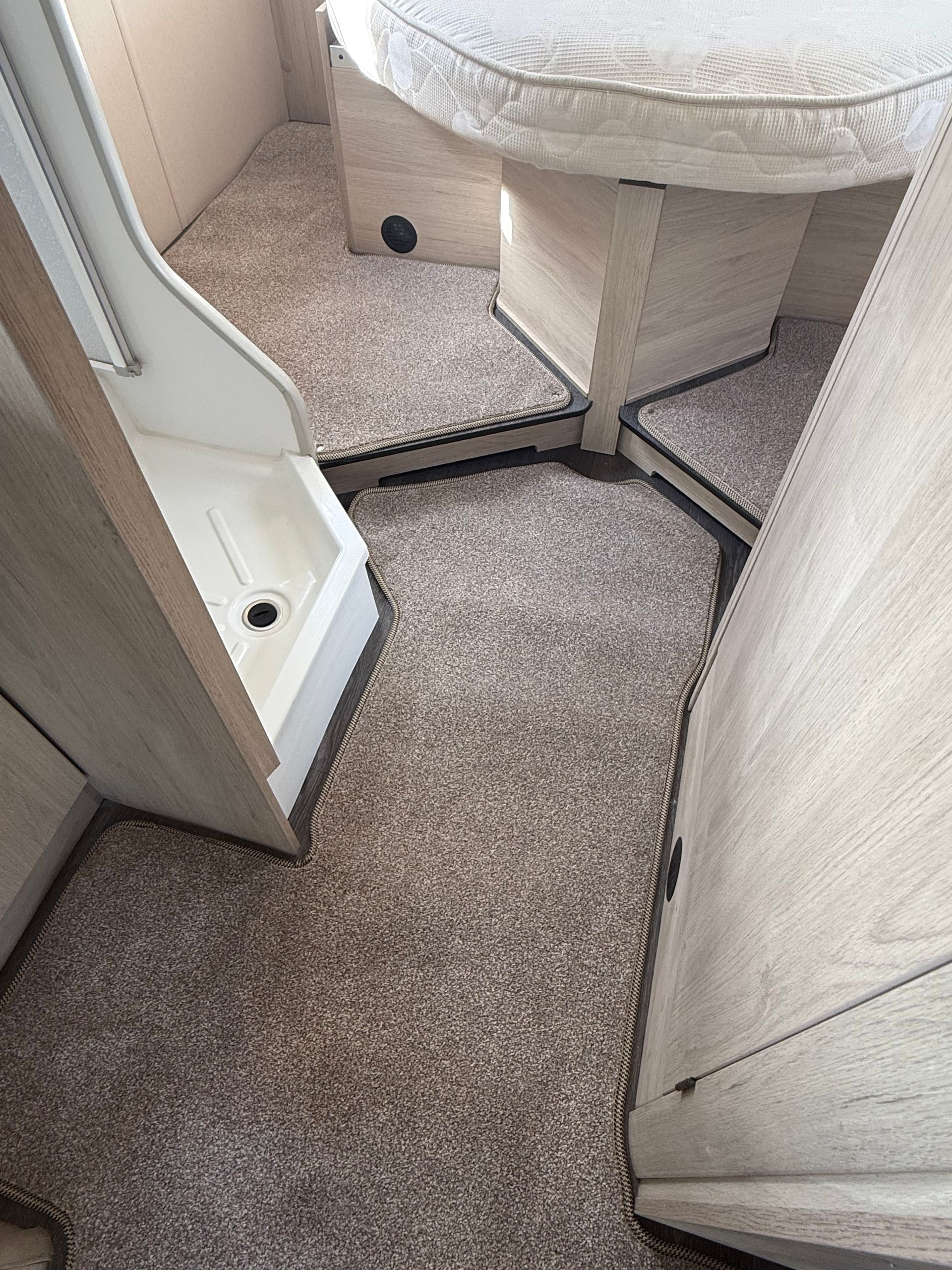 Autotrail Tribute F74 Motorhome for sale used second hand automatic motor-home for 4 people with 4 seatbelts