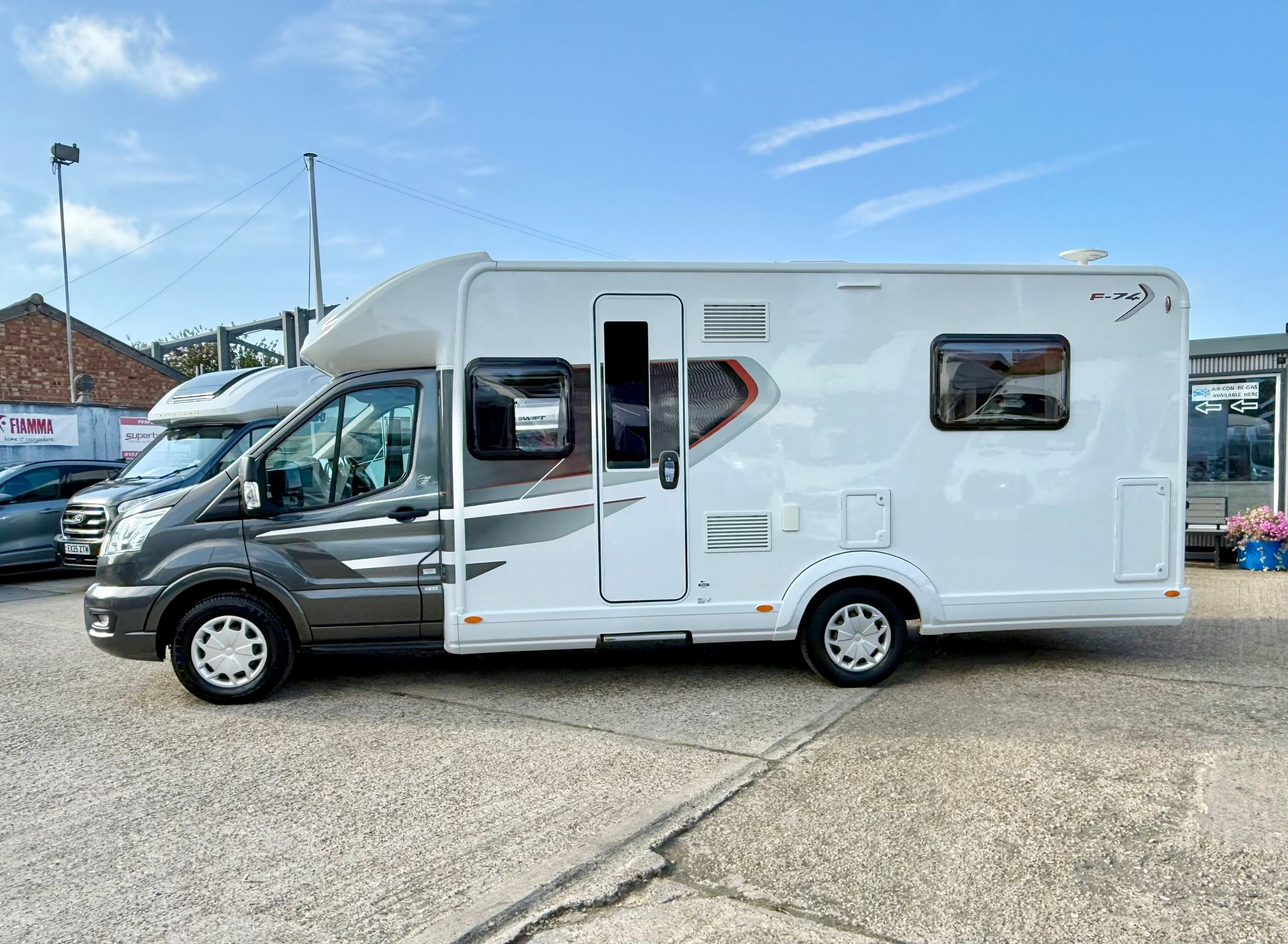 Autotrail Tribute F74 Motorhome for sale used second hand automatic motor-home for 4 people with 4 seatbelts