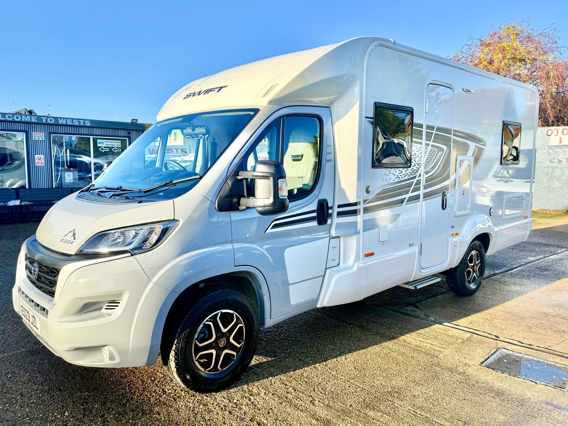 2023 fiat swift edge 464 4 berth motorhome with automatic gearbox for sale used second-hand