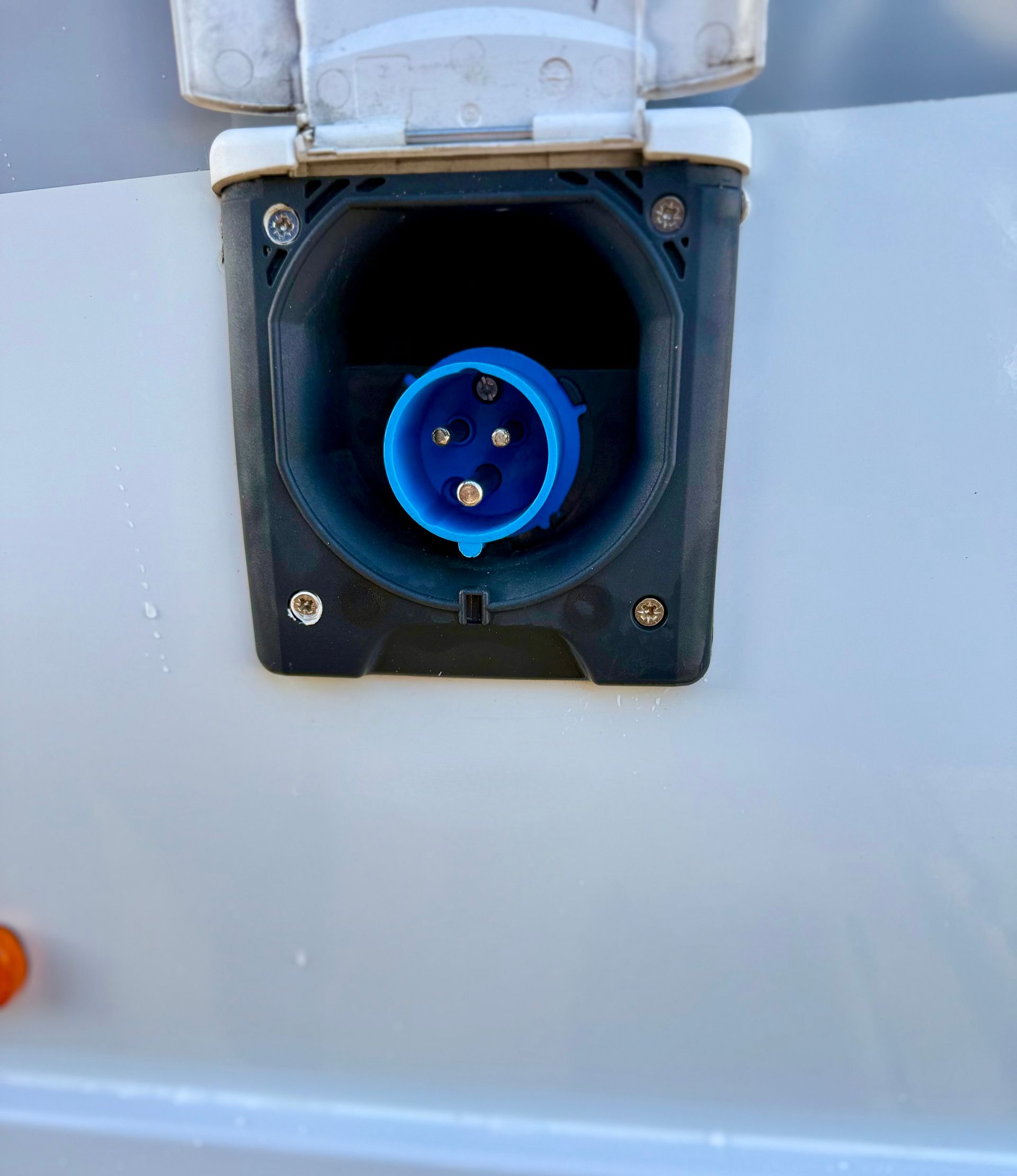 2023 fiat swift edge 464 4 berth motorhome with automatic gearbox for sale used second-hand with 230v mains electric hook-up