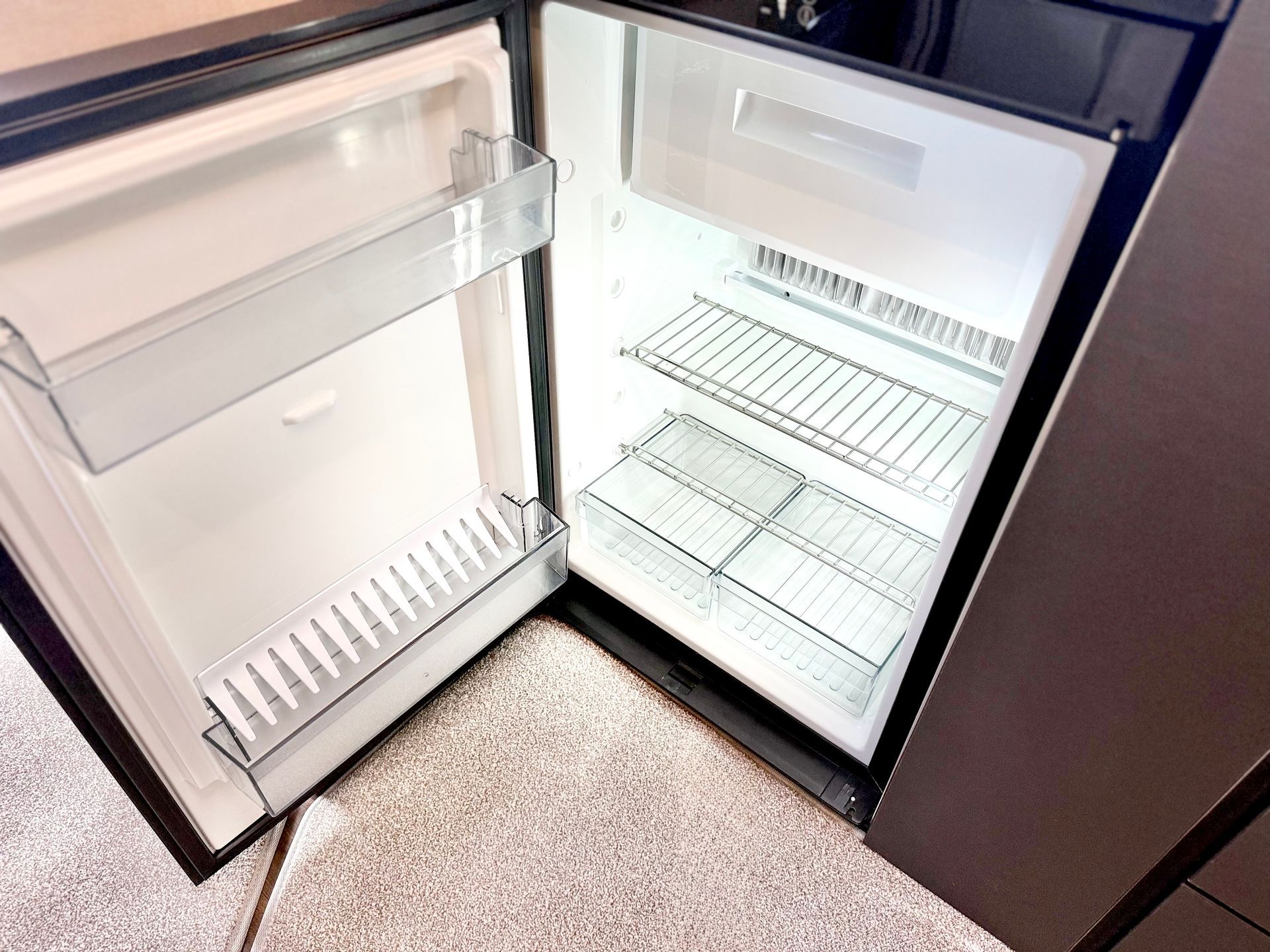 2023 fiat swift edge 464 4 berth motorhome with automatic gearbox for sale used second-hand with fridge