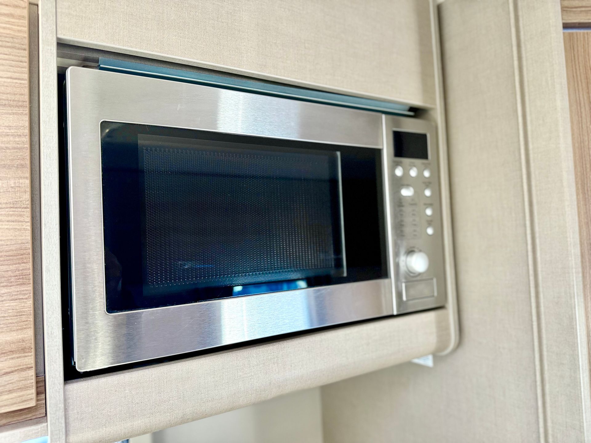 2023 fiat swift edge 464 4 berth motorhome with automatic gearbox for sale used second-hand with microwave