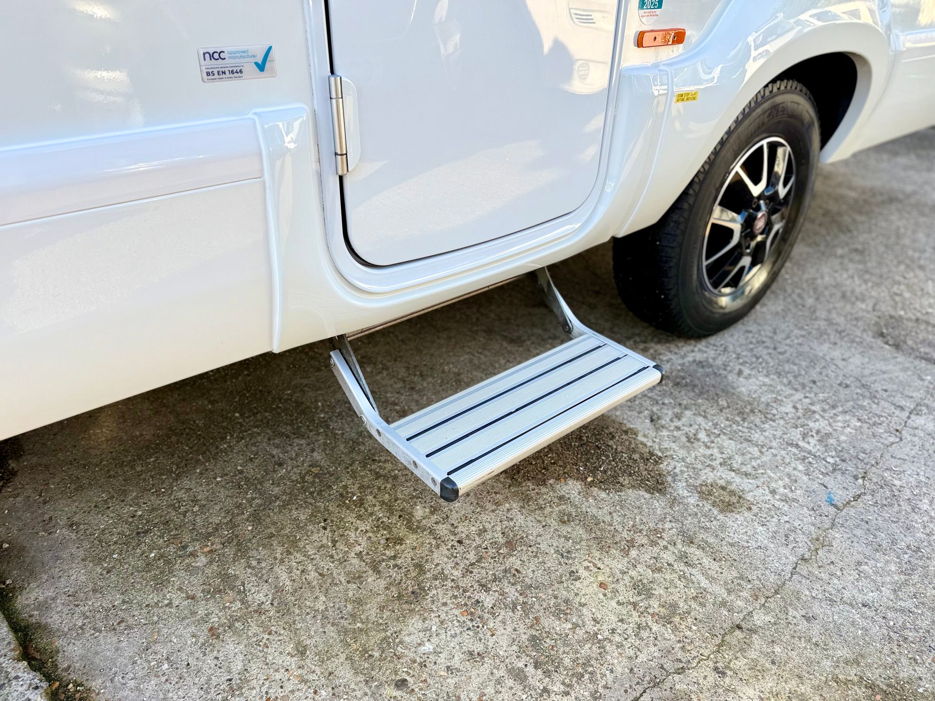 swift edge 486 6 berth motorhome for sale