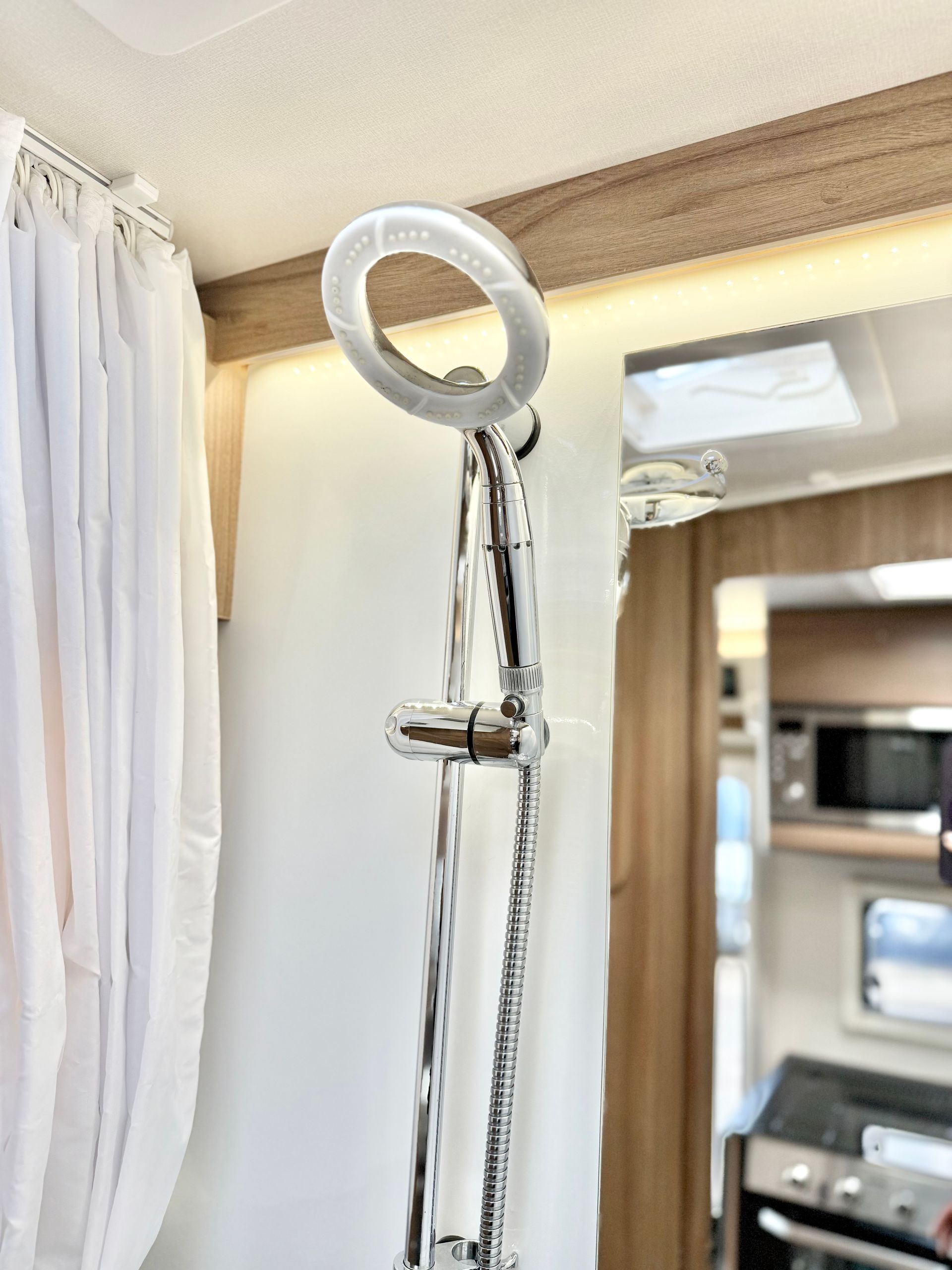 Fiat Ducato Swift Escape 684 - 4 Berth Motorhome For Sale - Automatic Transmission, onboard washroom, WC, toilet, shower, vanity unit, wetroom,