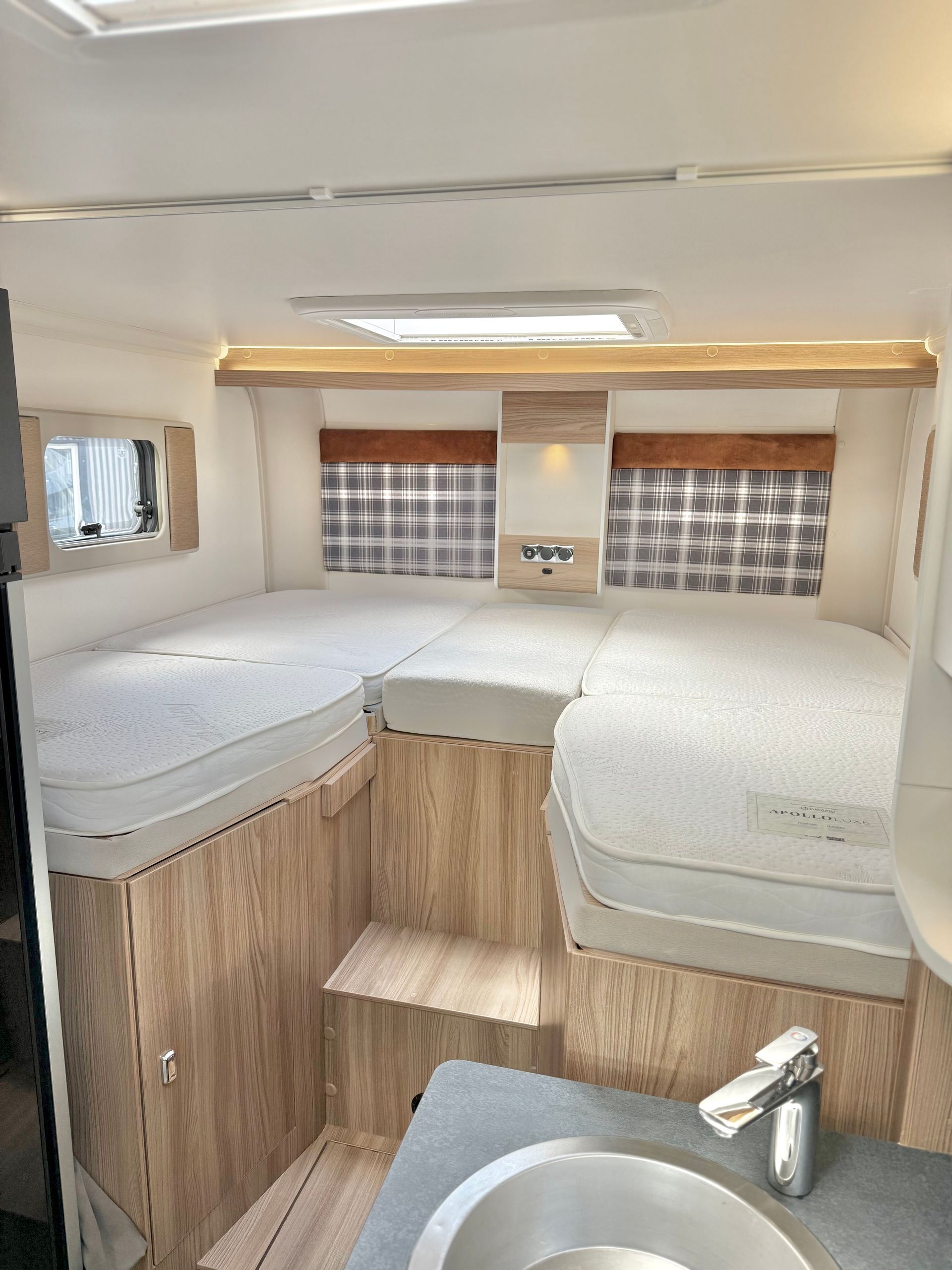 Fiat Ducato Swift Escape 684 - 4 Berth Motorhome For Sale - Automatic Transmission, two rear single bed or converts in to a large double bed