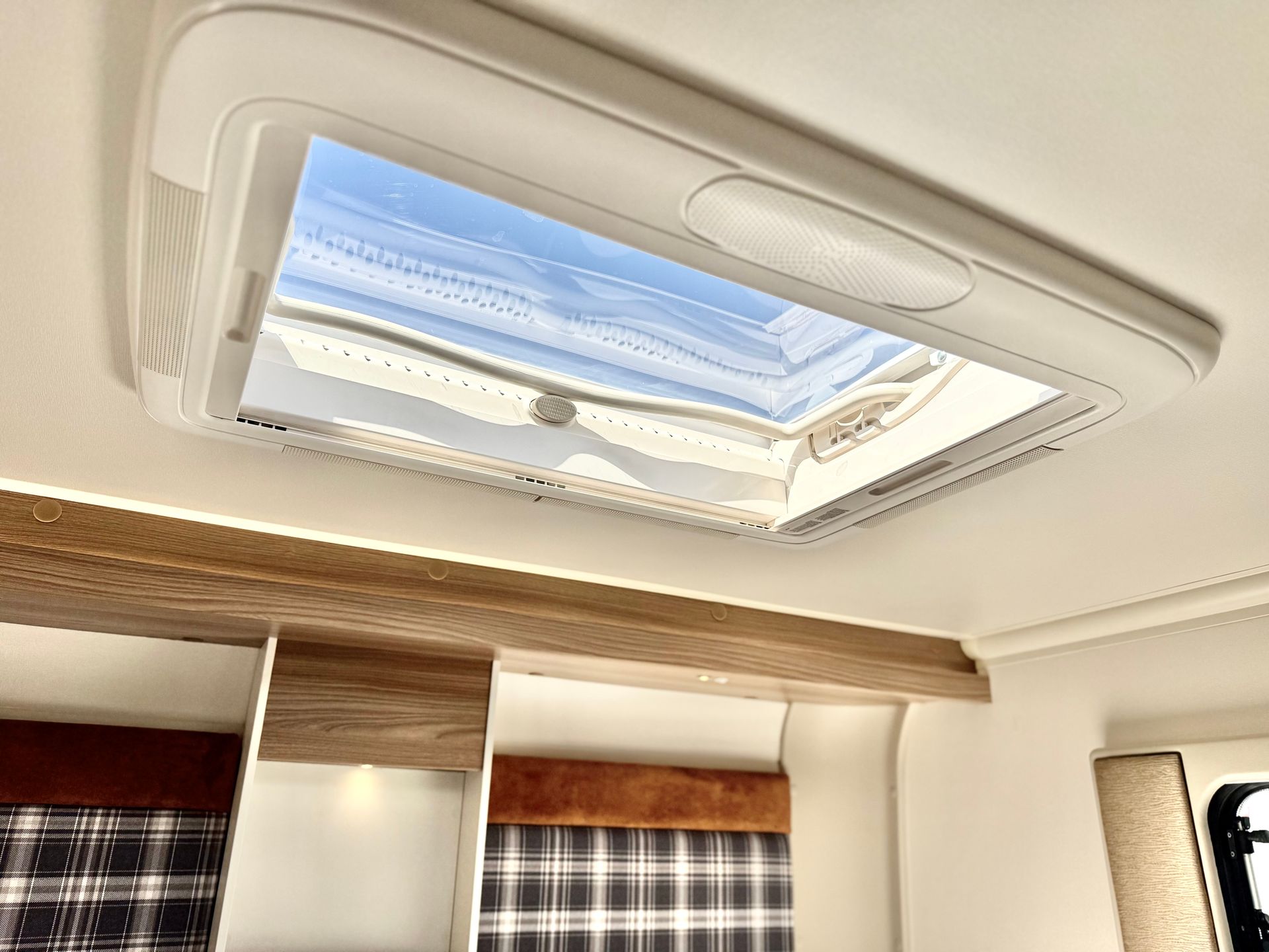 Fiat Ducato Swift Escape 684 - 4 Berth Motorhome For Sale - Automatic Transmission